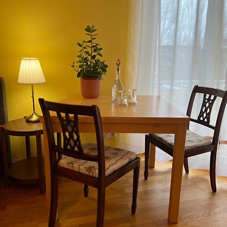 Privatunterkunft Kleiner Balkon In Muenchen West Dış mekan fotoğraf
