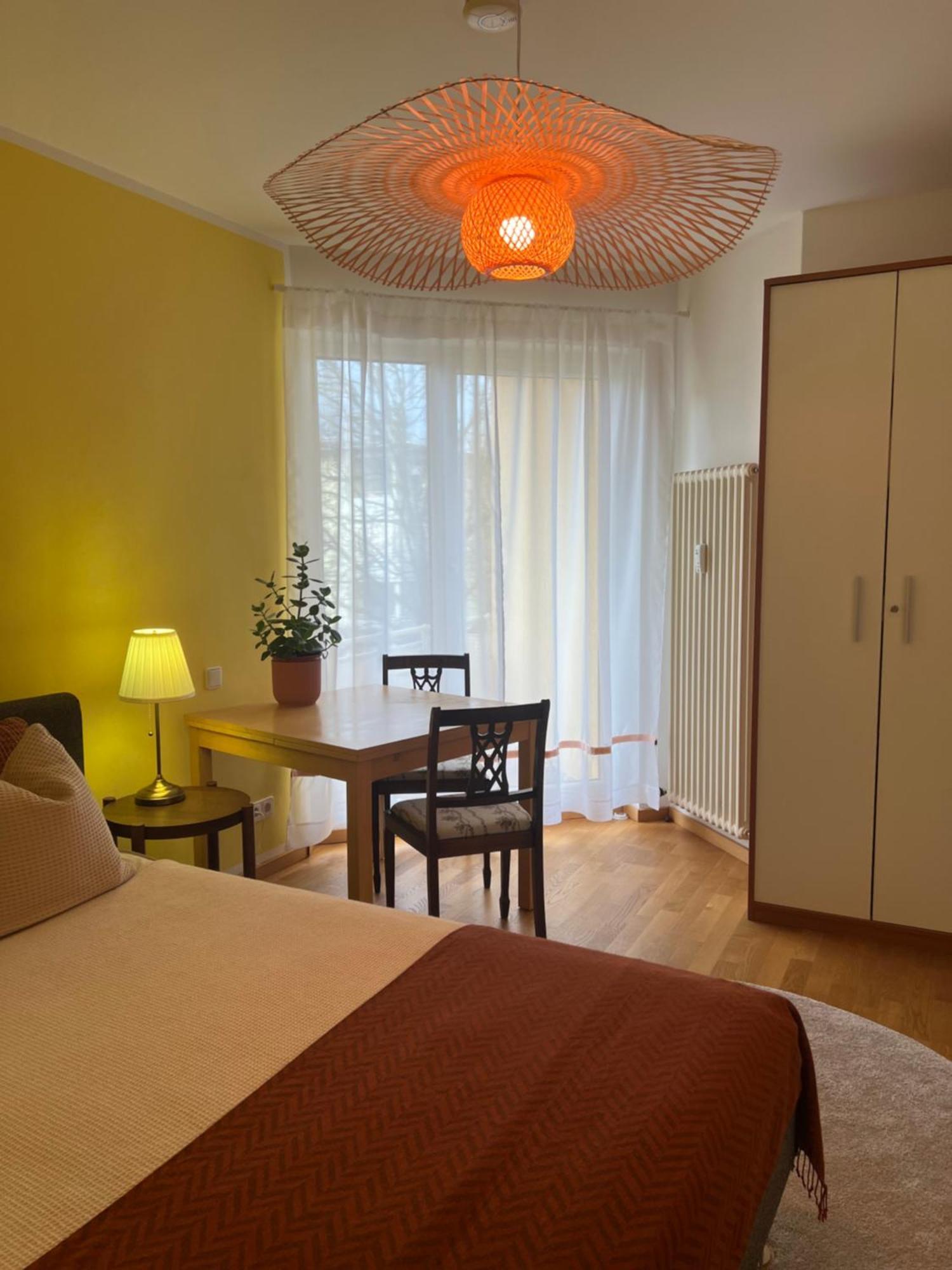 Privatunterkunft Kleiner Balkon In Muenchen West Dış mekan fotoğraf